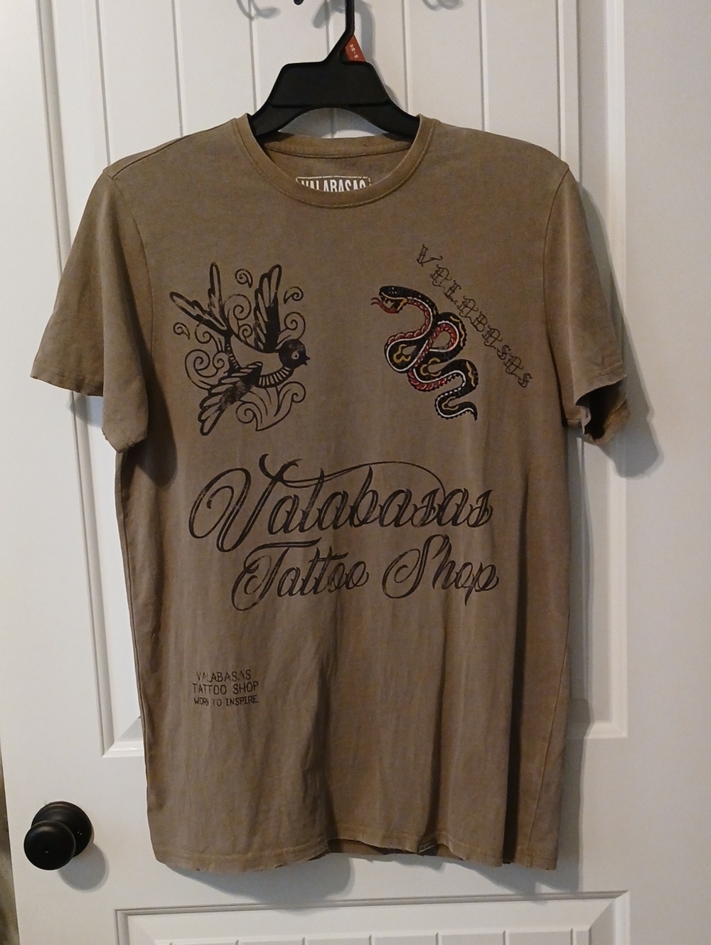 Short-Sleeve Graphic Tee in Brown